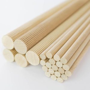 Drążki meblowe r. 16, 25 szt., ryflowane